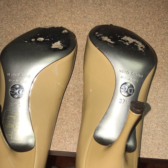 Dolce Gabbana Patent leather nude & pink peep toe pumps - Picture 8 of 8